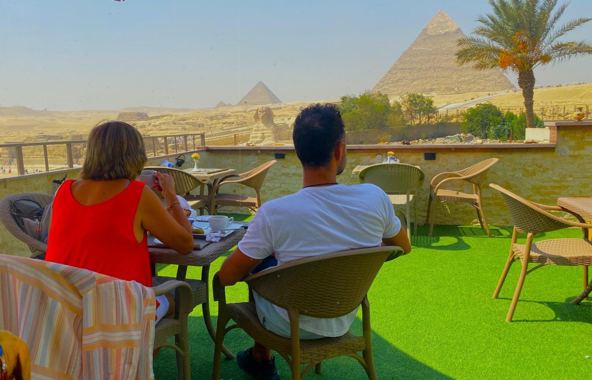 Seven Pyramids Panoramic View Inn Kafret el-Gabal Exterior foto