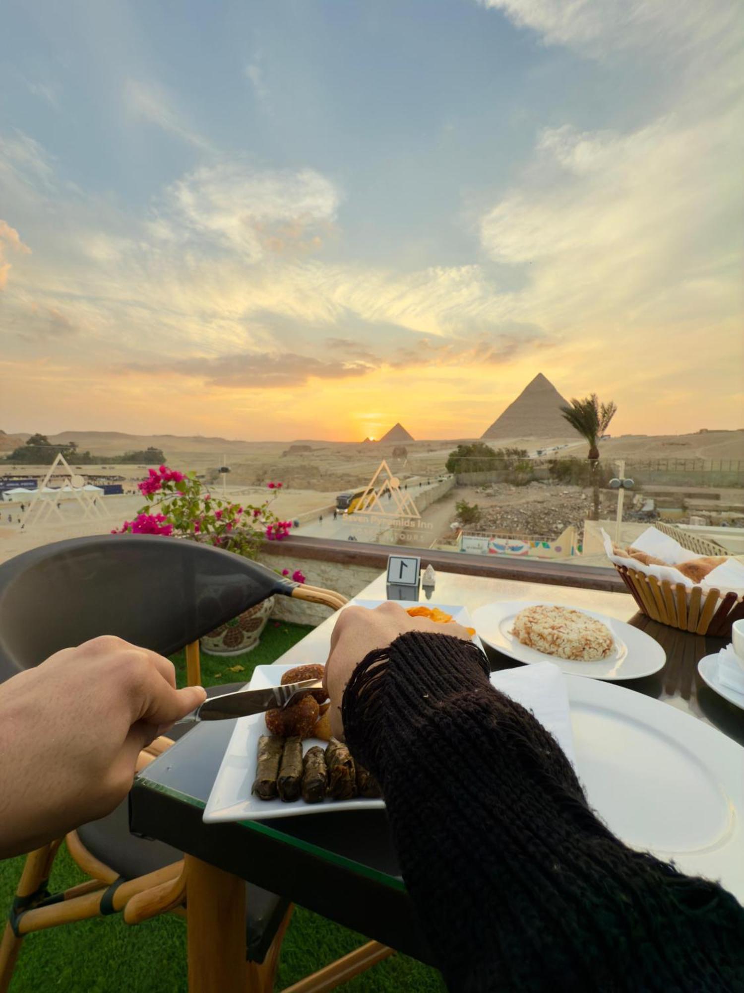 Seven Pyramids Panoramic View Inn Kafret el-Gabal Exterior foto