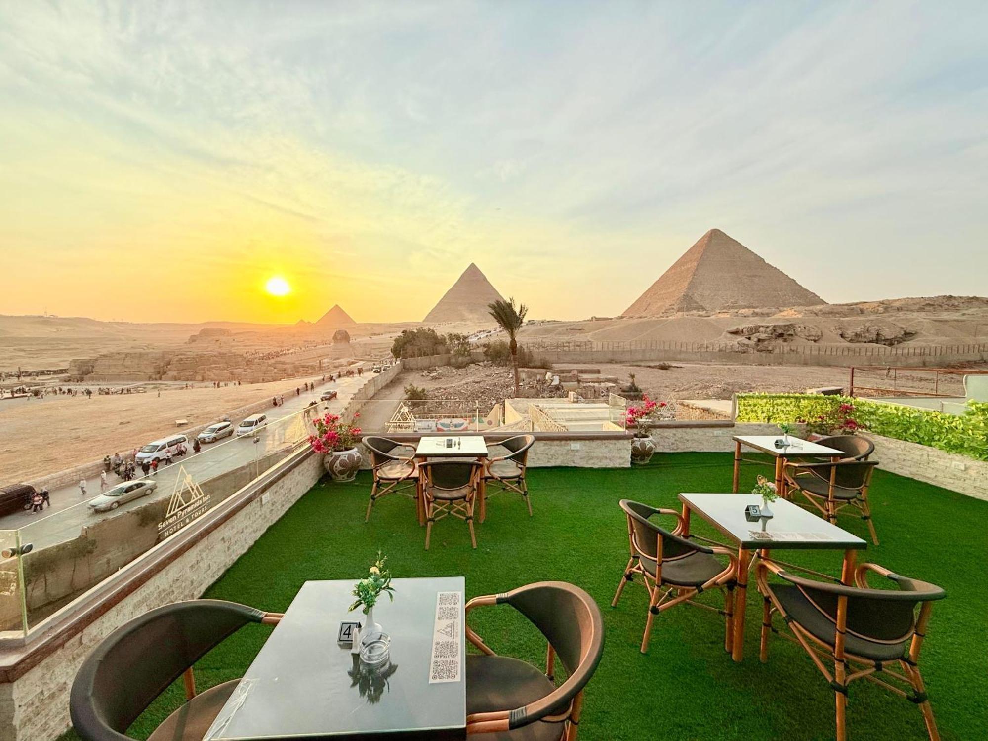 Seven Pyramids Panoramic View Inn Kafret el-Gabal Exterior foto